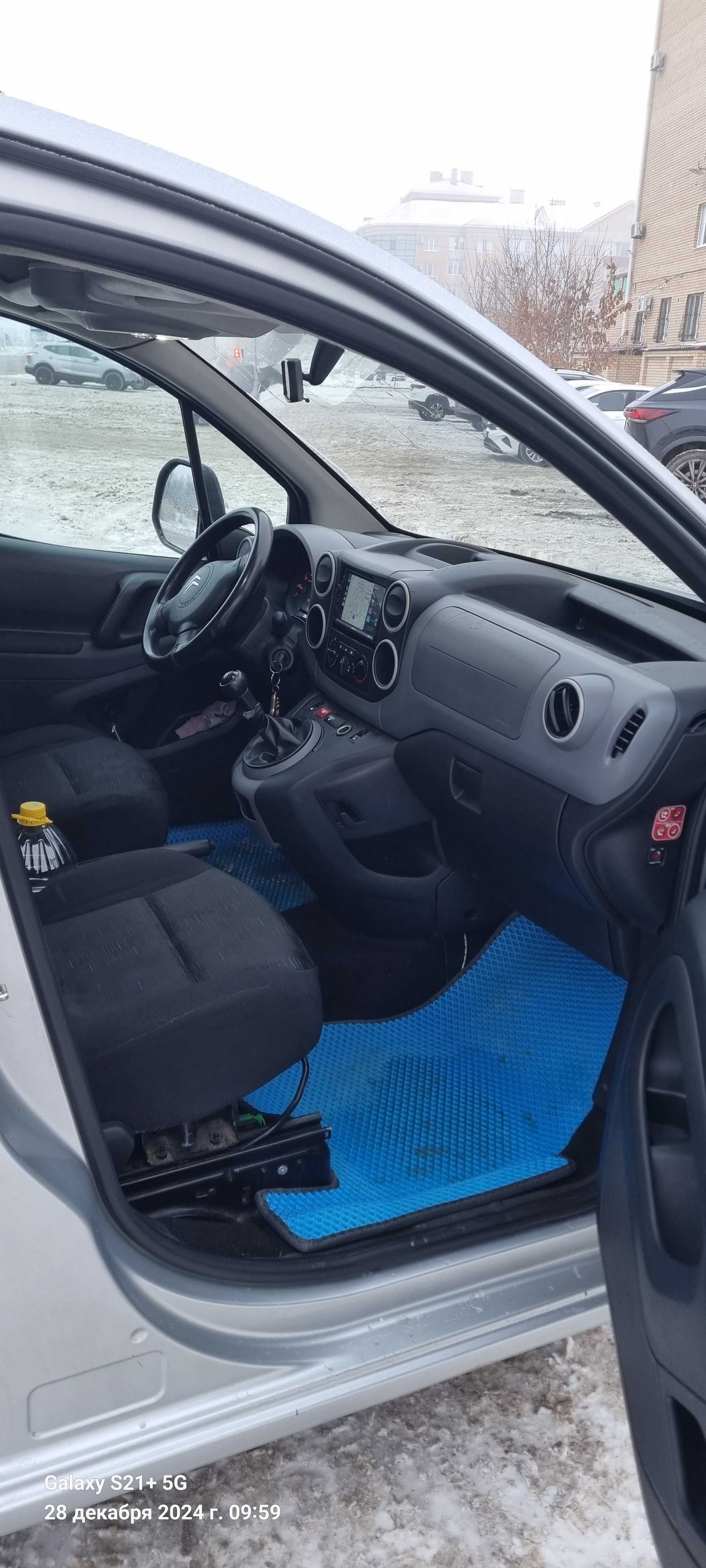 Продам авто Citroen Berlingo 2009 года