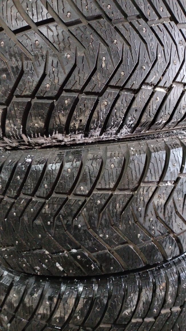 Продам комплект шин Yokohama 285/60/R18