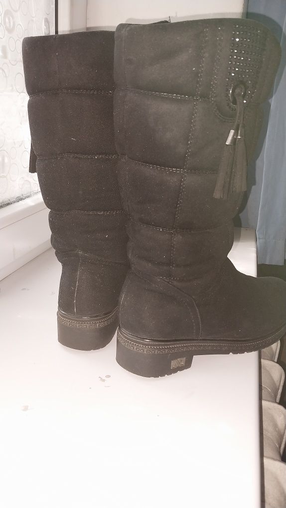 Продам зимние сапоги