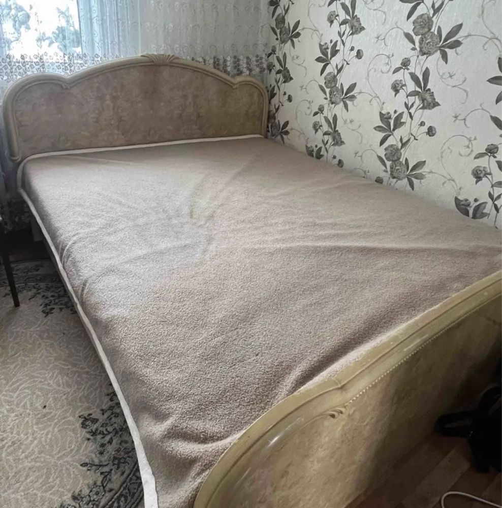Продам спальный гарнитур!