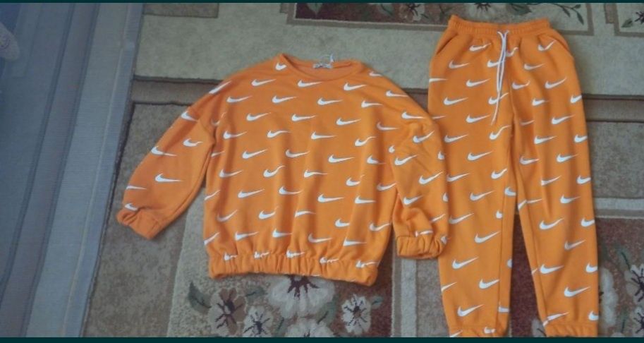 Двойка nike:лонгслив+штаны спортивные срочно качество 100%,почти новое