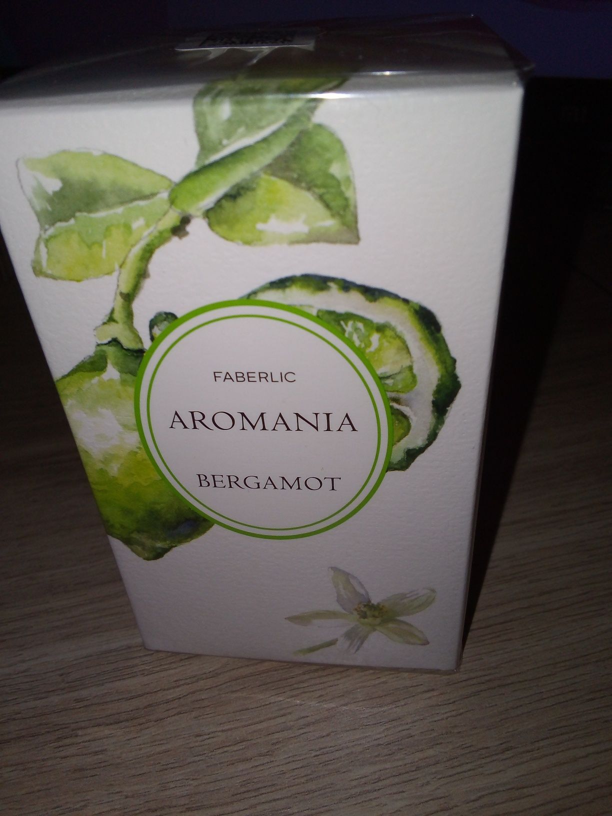 Продам туалетную воду Фаберлик