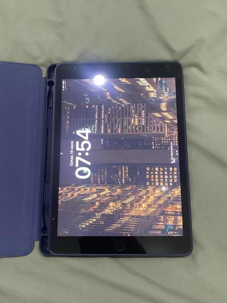 Планшет Apple iPad