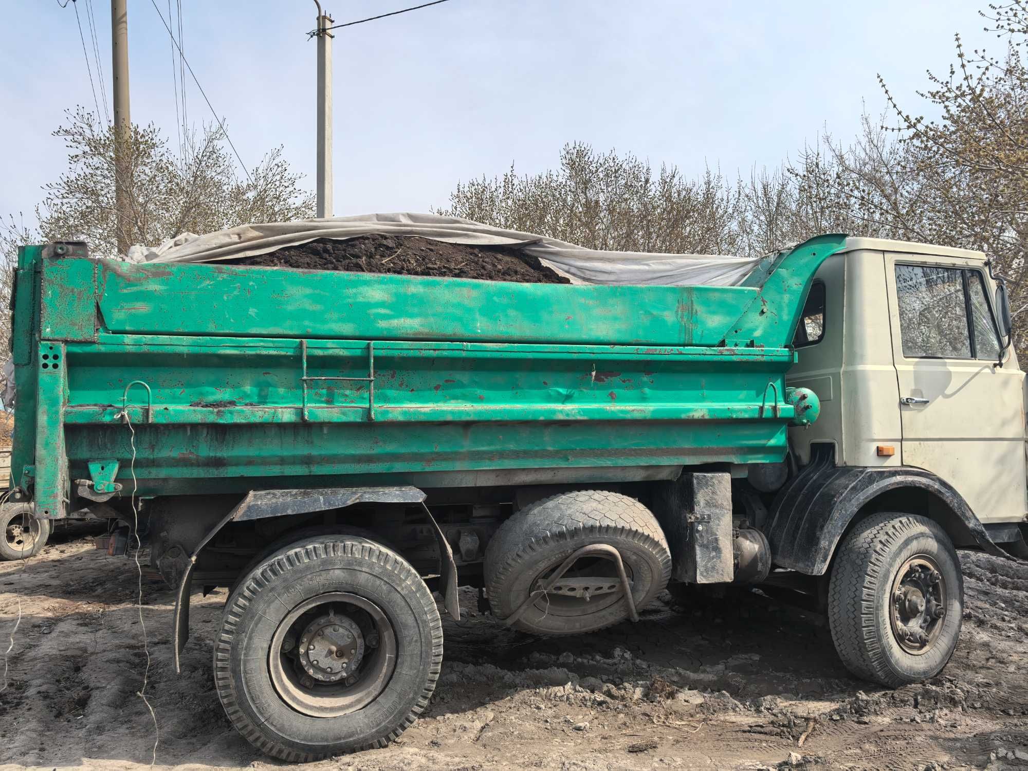 Продаю навоз, перегной, песок, щебень, отсев, балласт, уголь, дрова