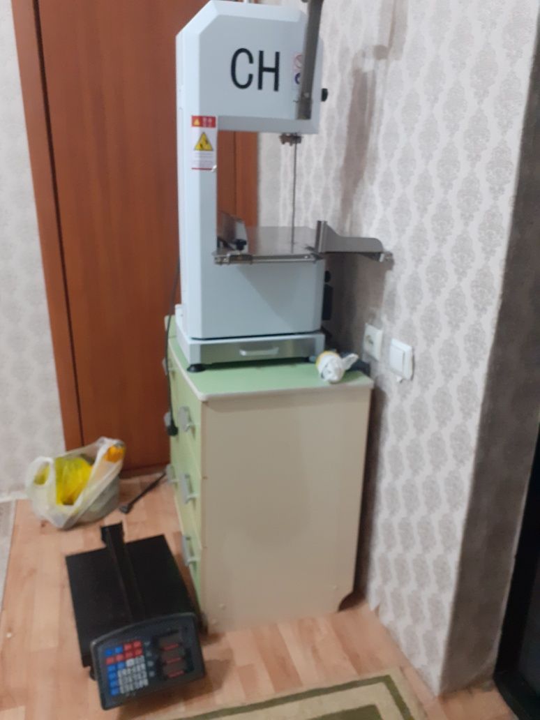 МЯСО распиловка станком, соғымның етін станокпен  ұсақтап кесіп берем