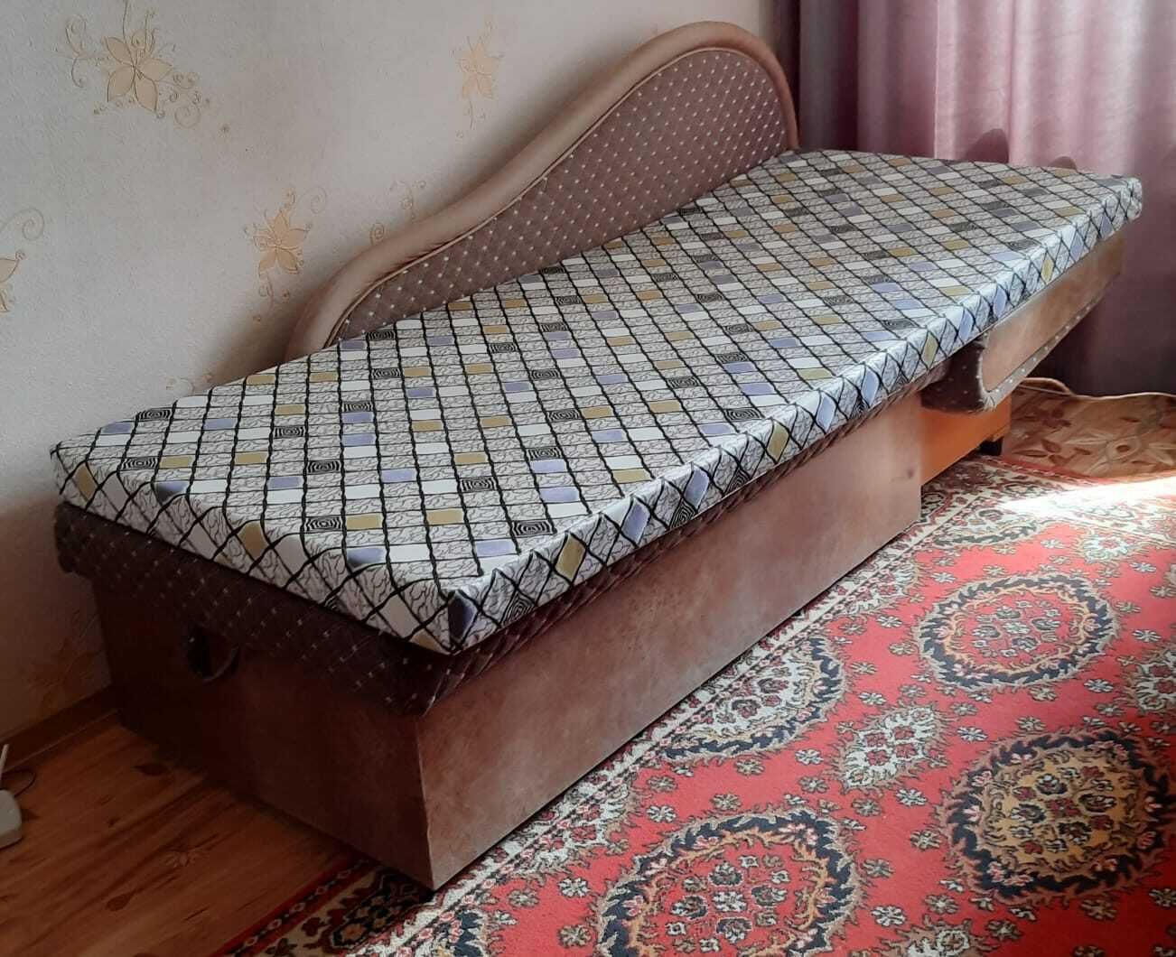 Продам небольшой диван