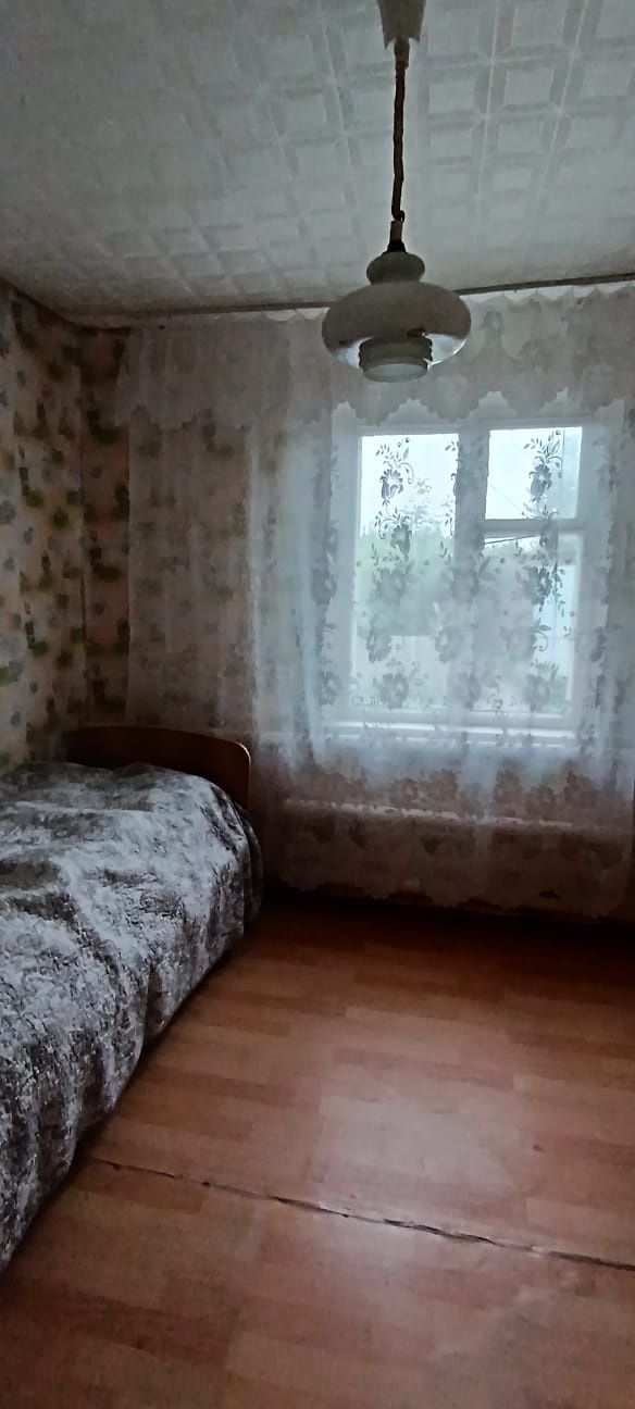 Продам дом в райцентре Денисовка.