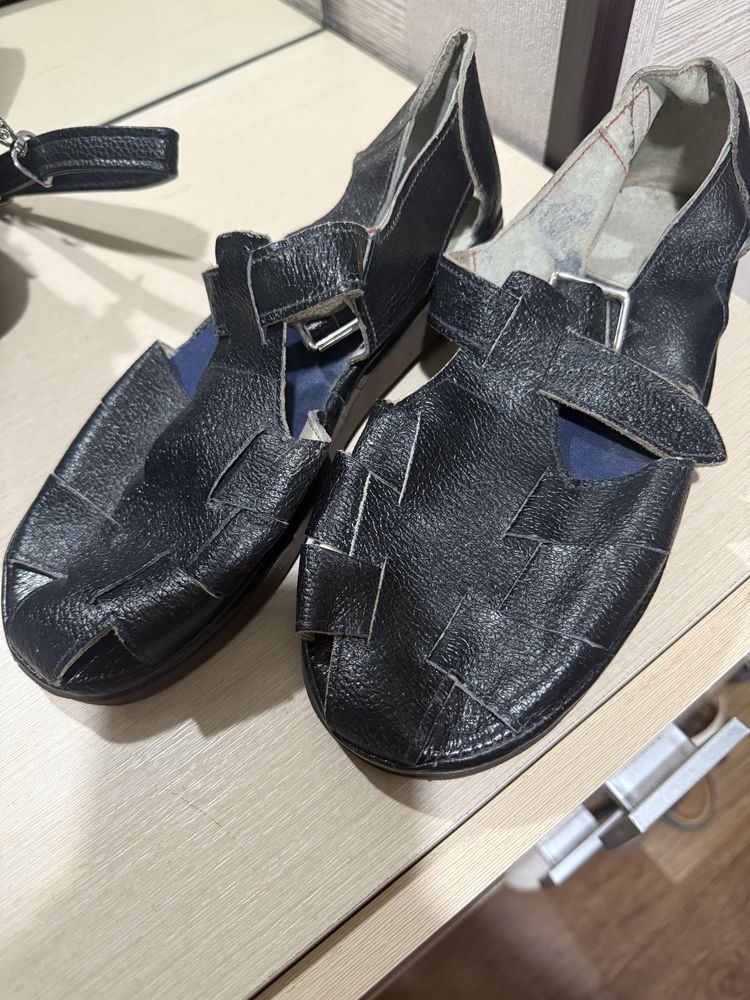 Продам детские сандали