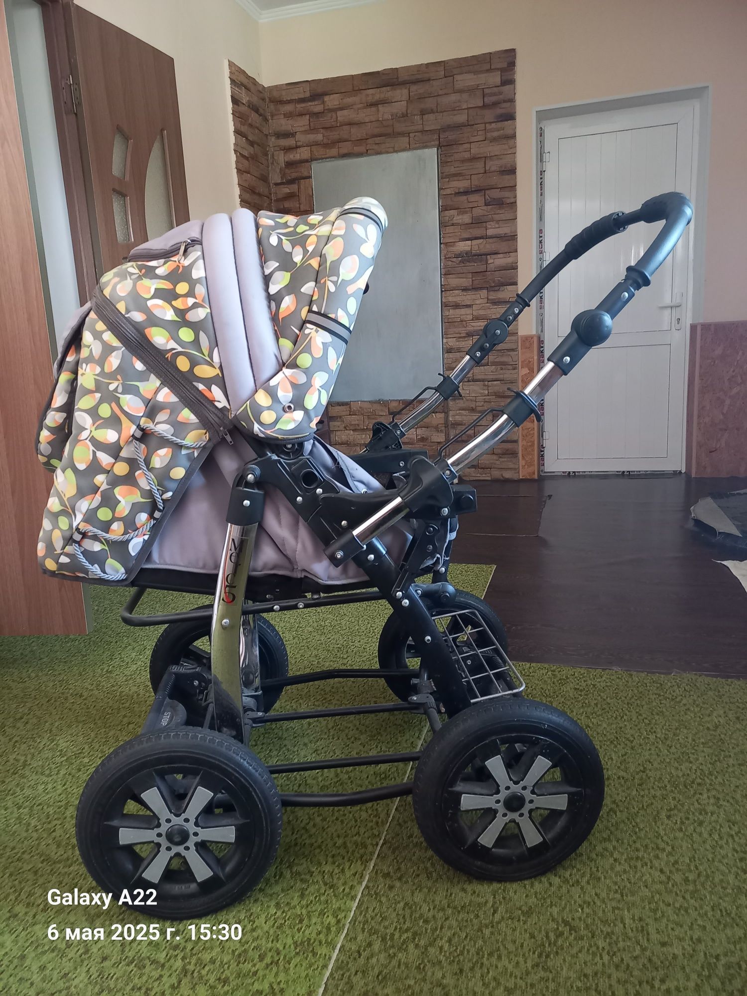 Срочно продаю детскую коляску