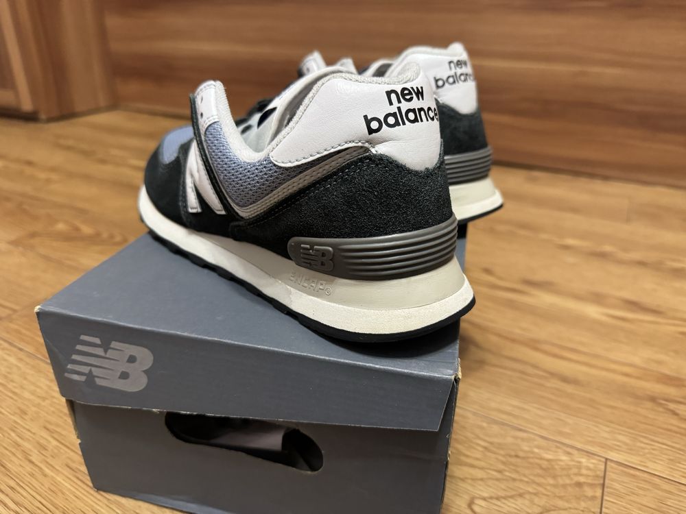 Продам кроссовки New Balance 574 Classic