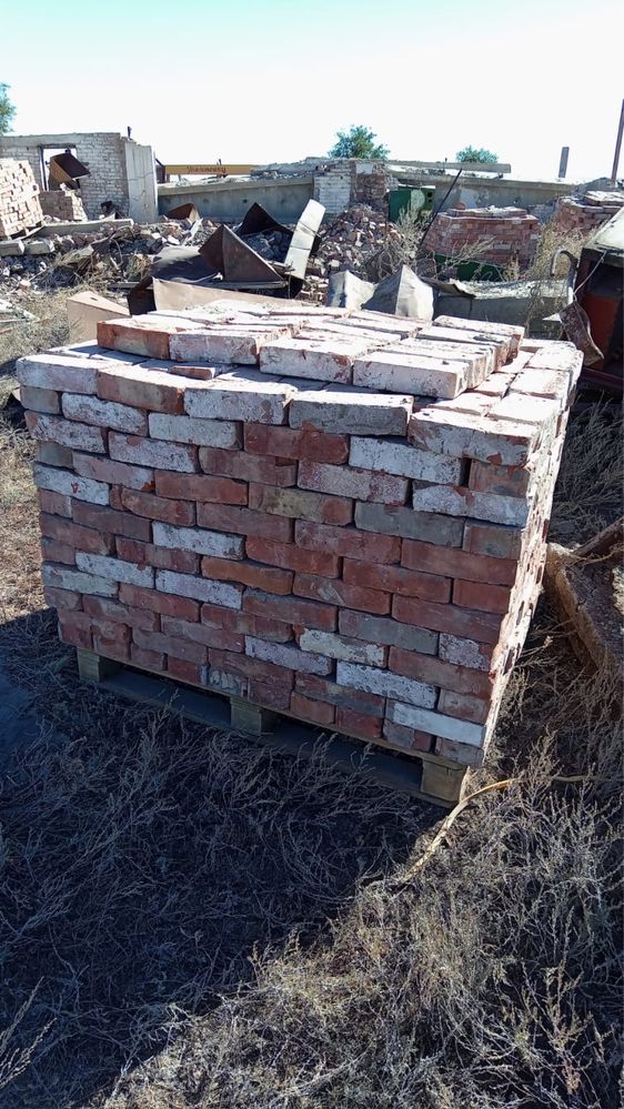 Красный кирпич
