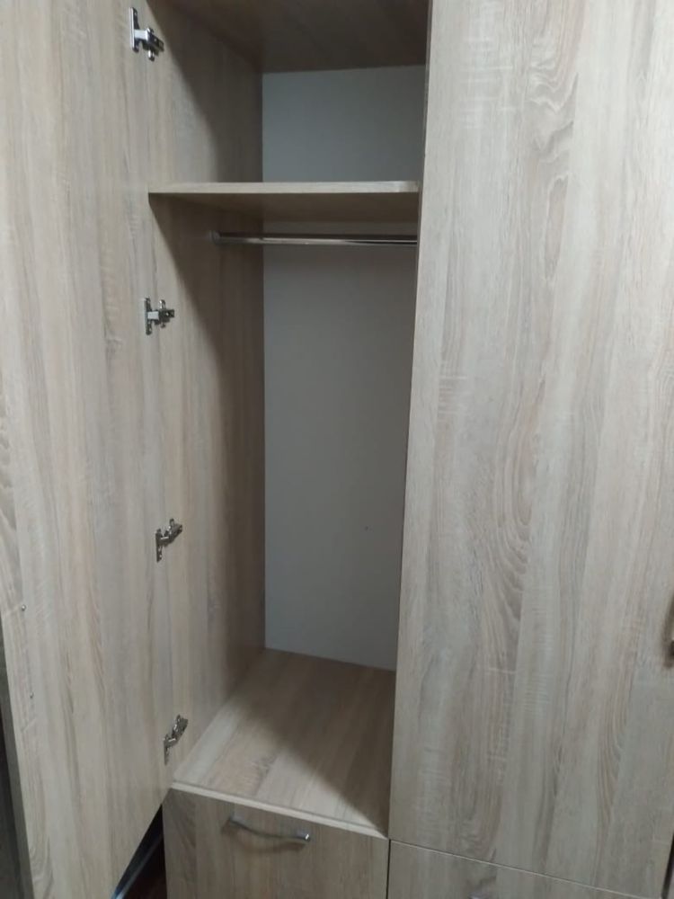 Продам шкаф в прихожую