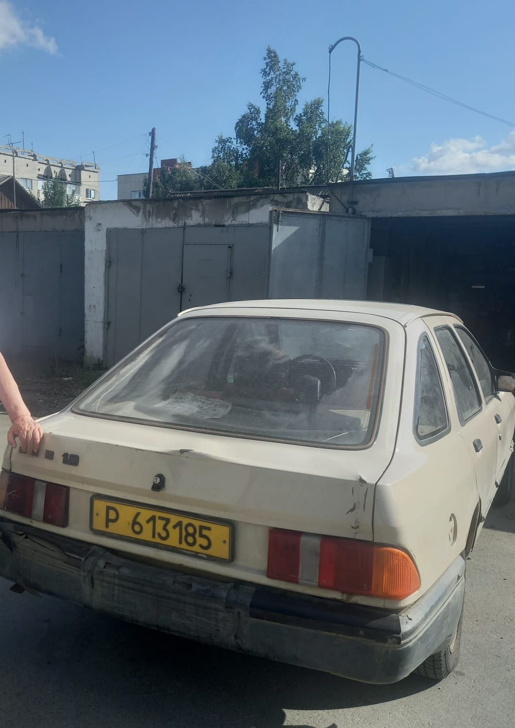 Продам машину Ford Sierra