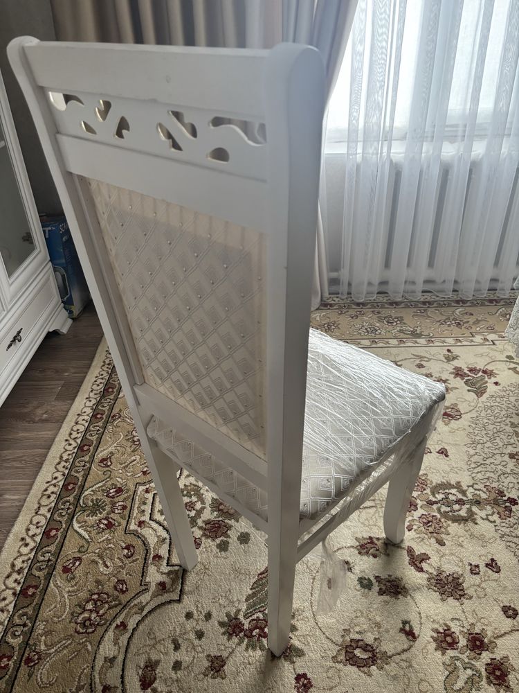 Продам новые стулья