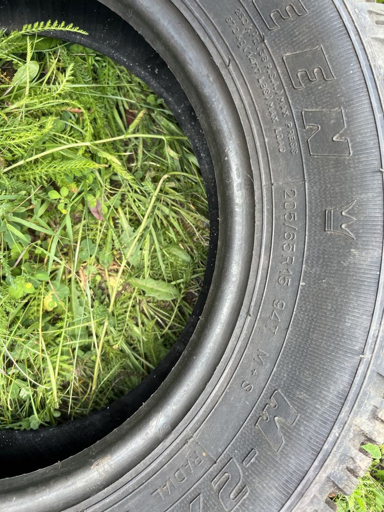 Продам шины 205/65 R15
