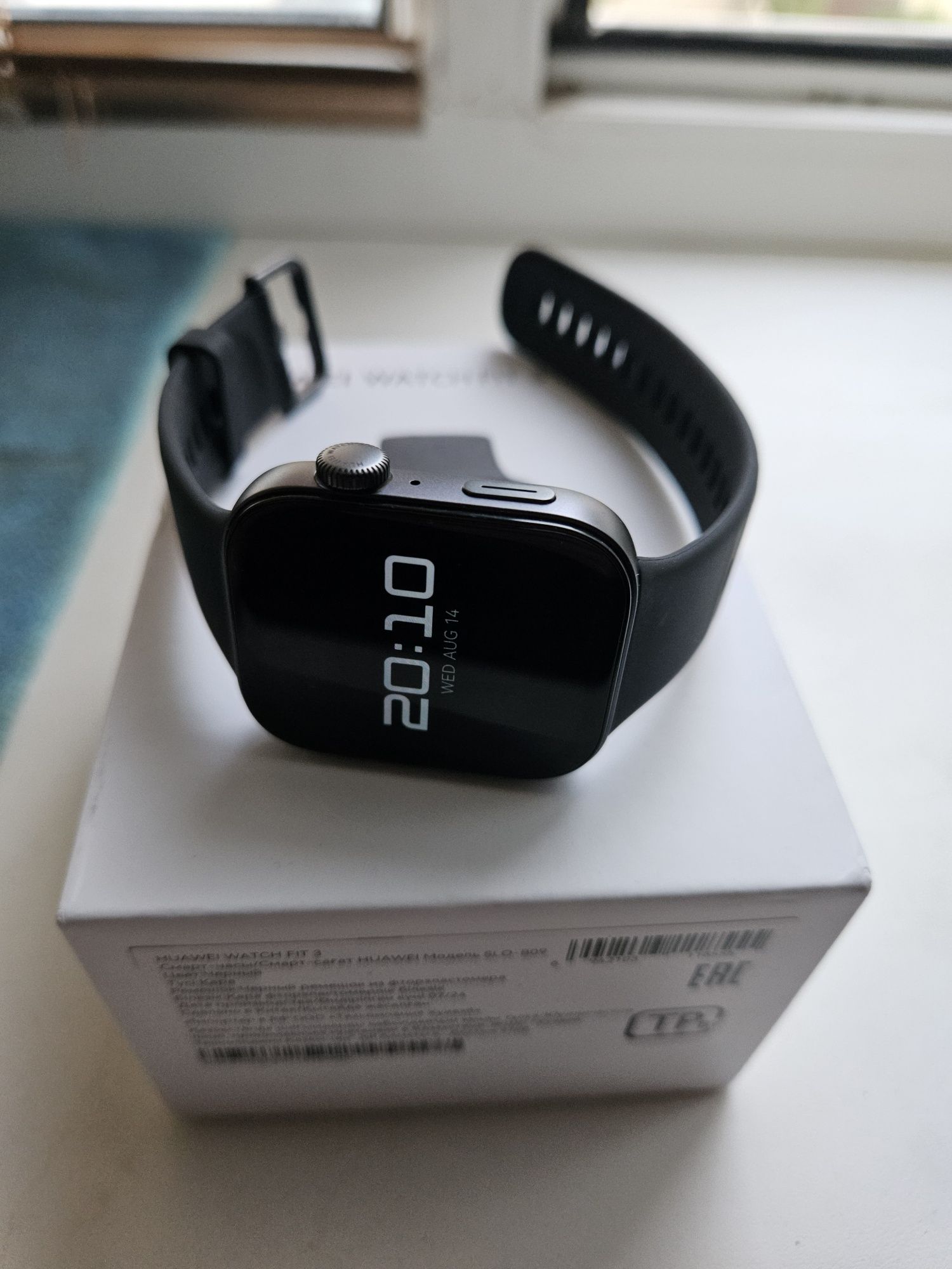 Продам смарт часы Huawei watch fit 3