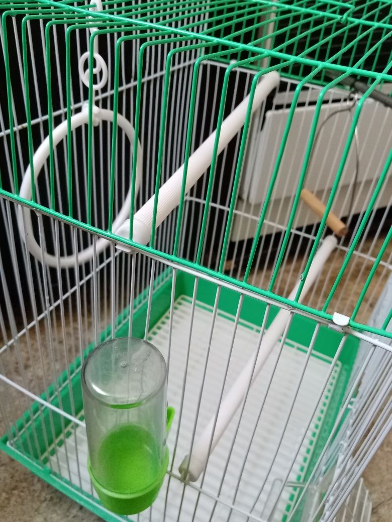 Продам клетку для попугая