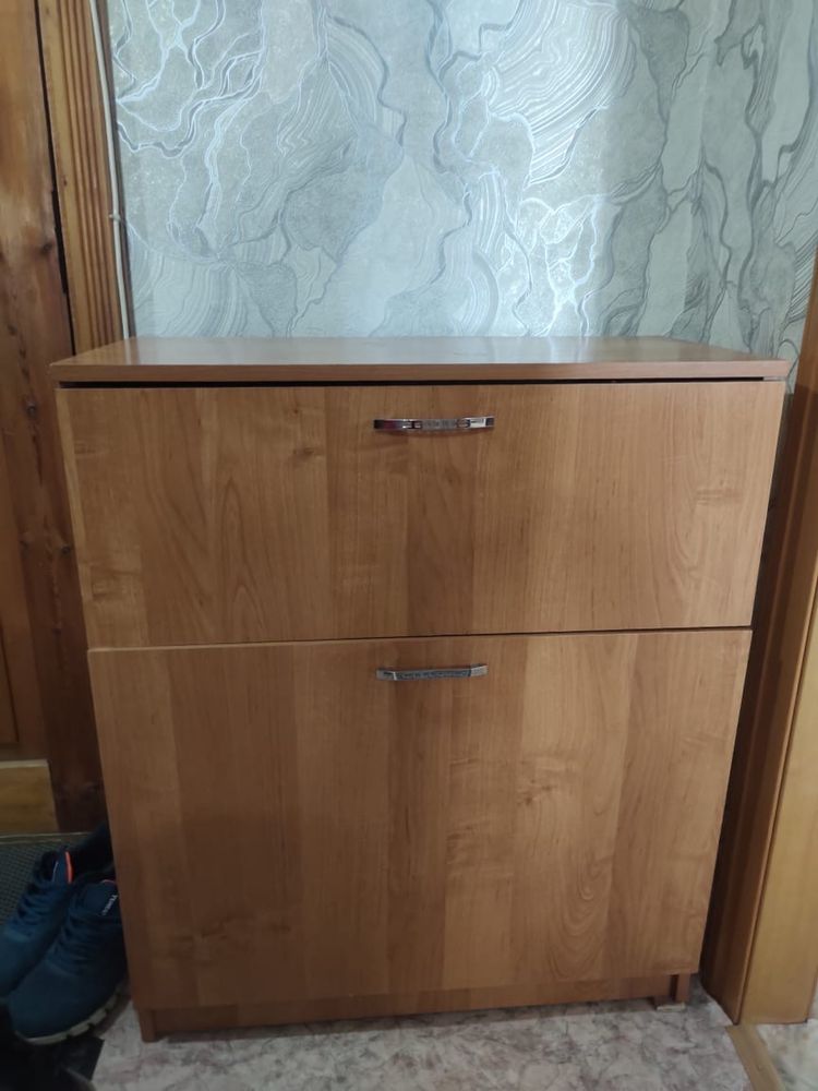 Продам прихожую.