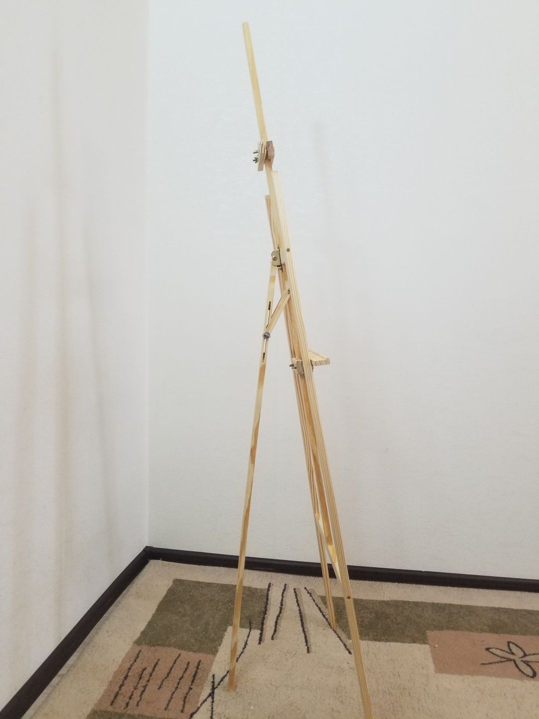 Деревянный мольберт