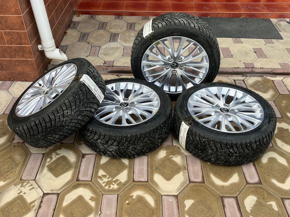 Pirelli Ice Zero 2 235/45 R18 98H c шипами