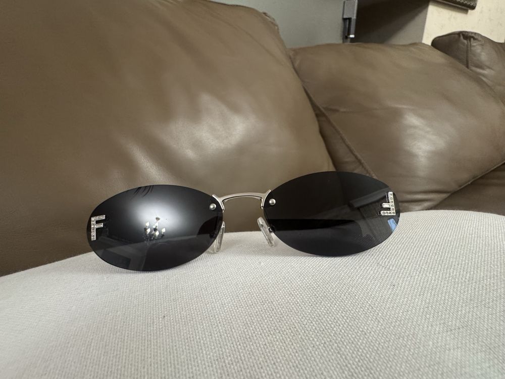 Продам очки Fendi Италия