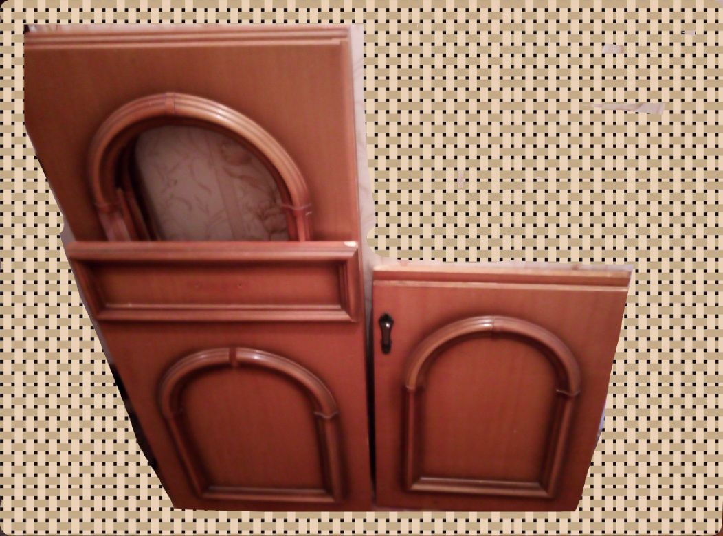 Срочно.Продам листы,двери мебельные