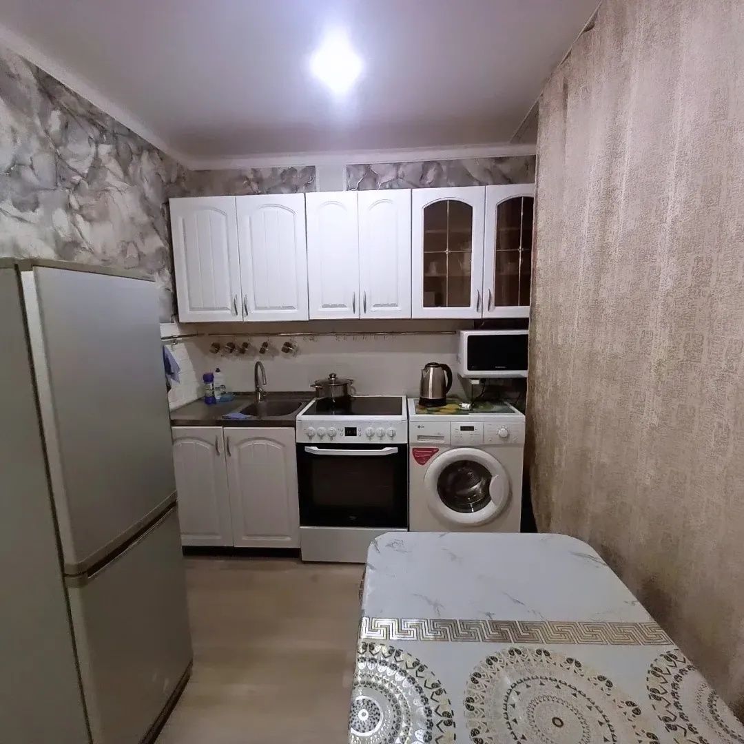 Сдается 2х комнатная квартира помесячно