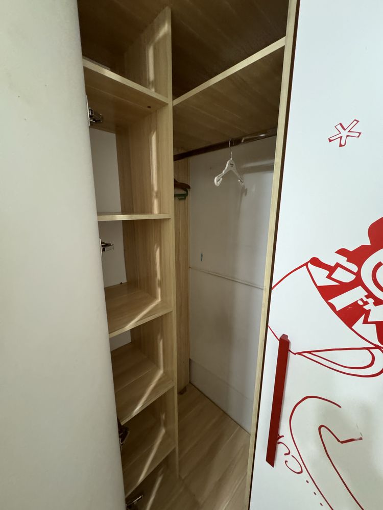 Продам детский уголок + шкафы