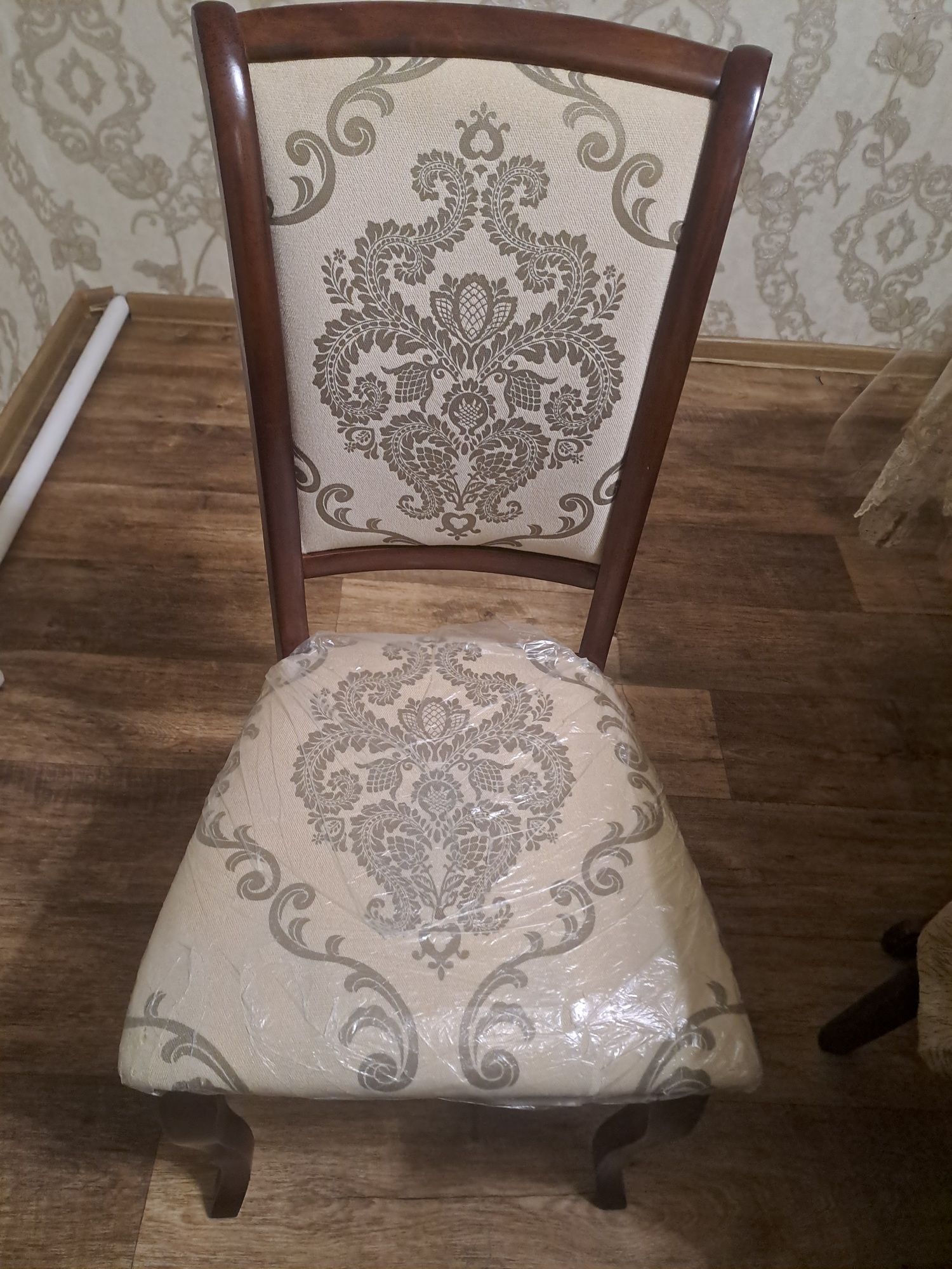 Продам деревянные стулья