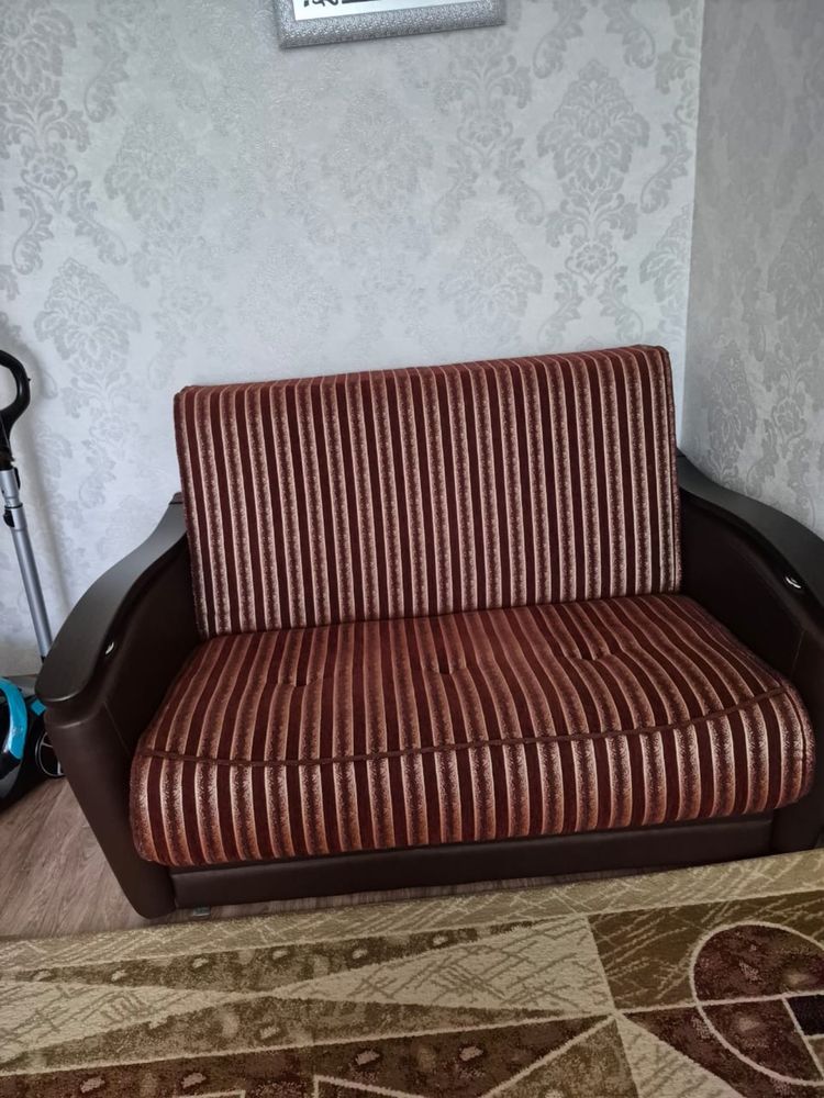 Диван сатылымда, Продаю диван