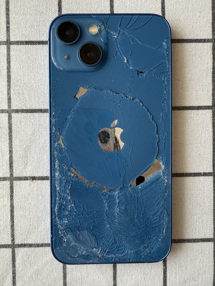 Продам iphone 13