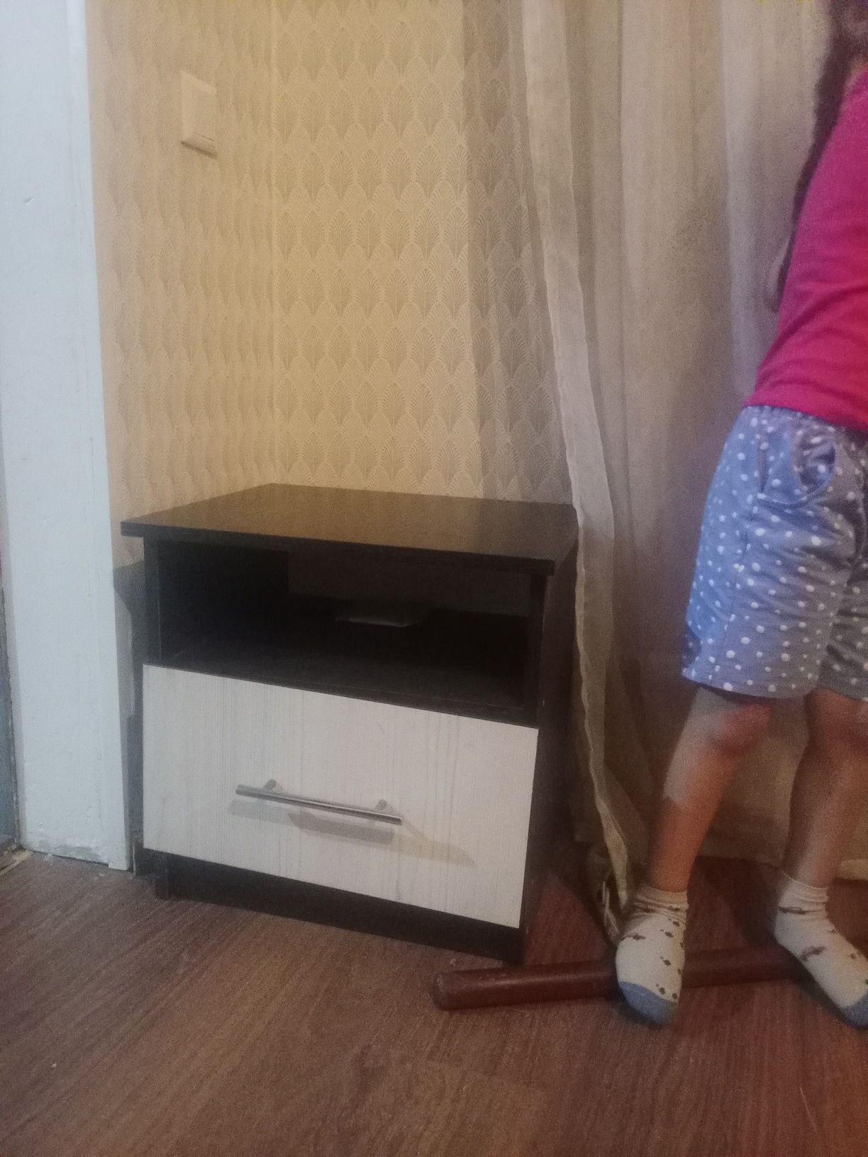 2 тумбочка 1 шкаф жагдайы жаксы