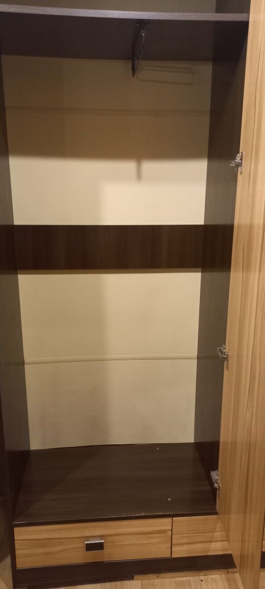 продам прихожую угловую