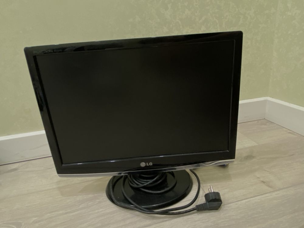 LG Монитор 60Hz 19*
