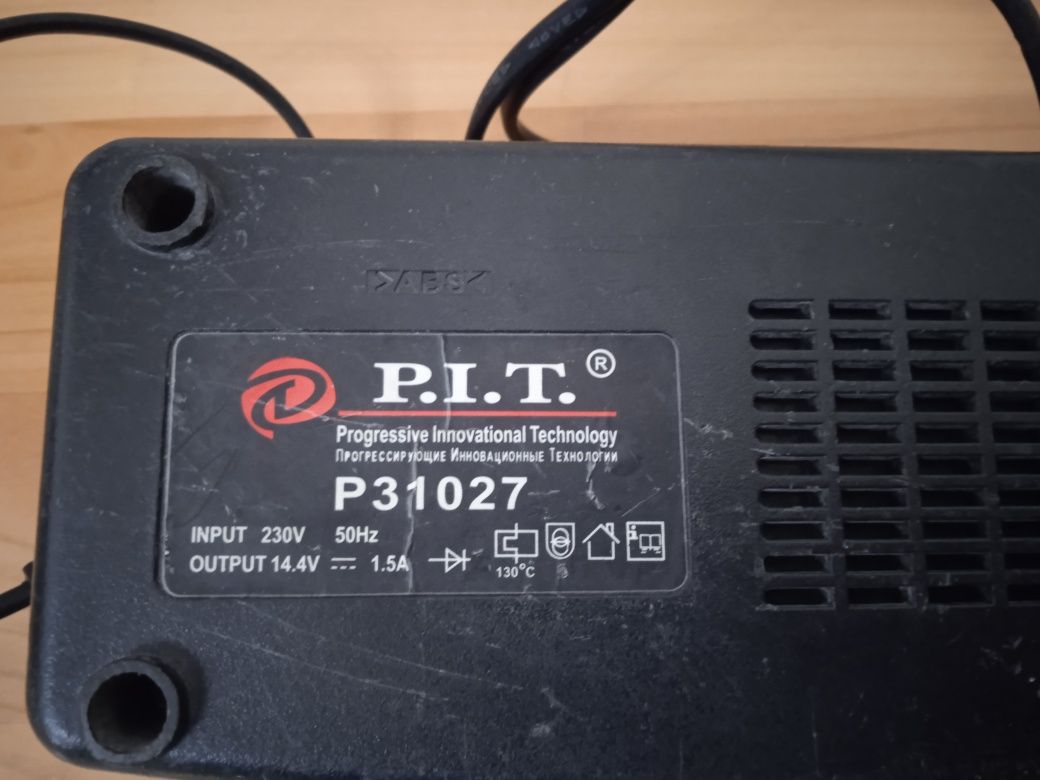 Зарядное устройство для аккумулятора P.I.T.