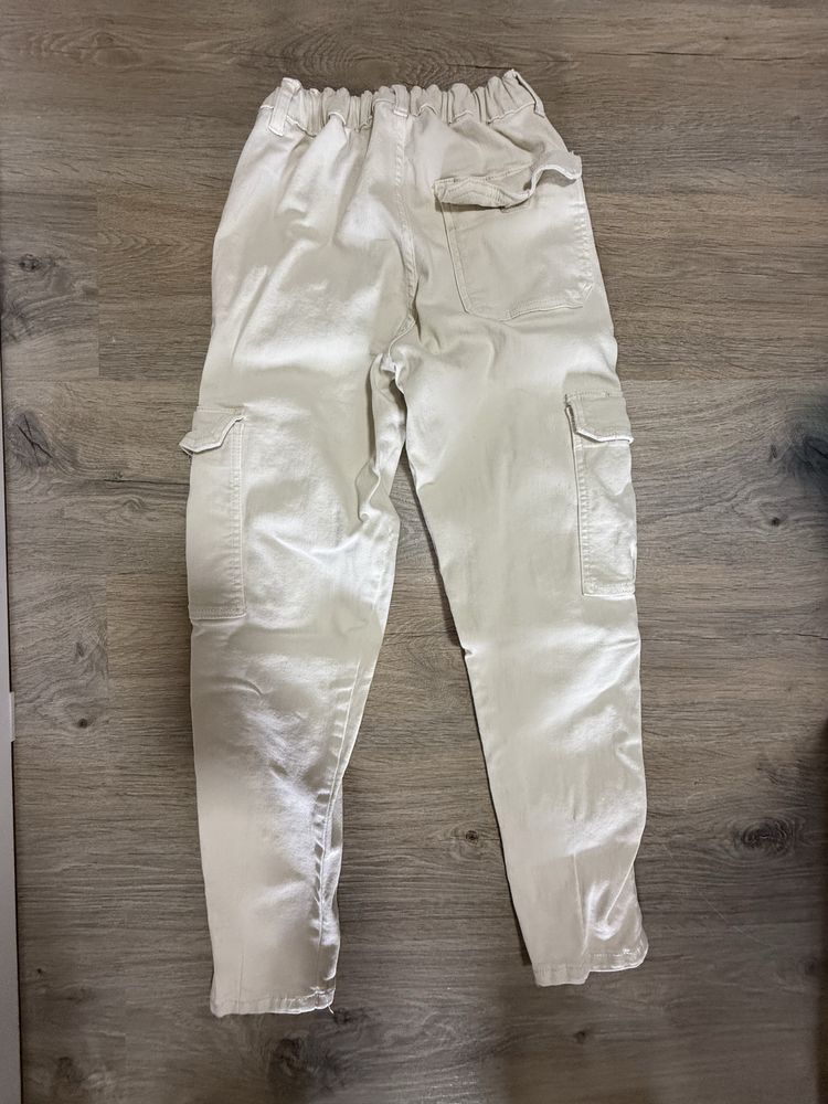 Продаю штаны Zara на девочку, 9-10 лет, если не высокая, то на 12-13 л