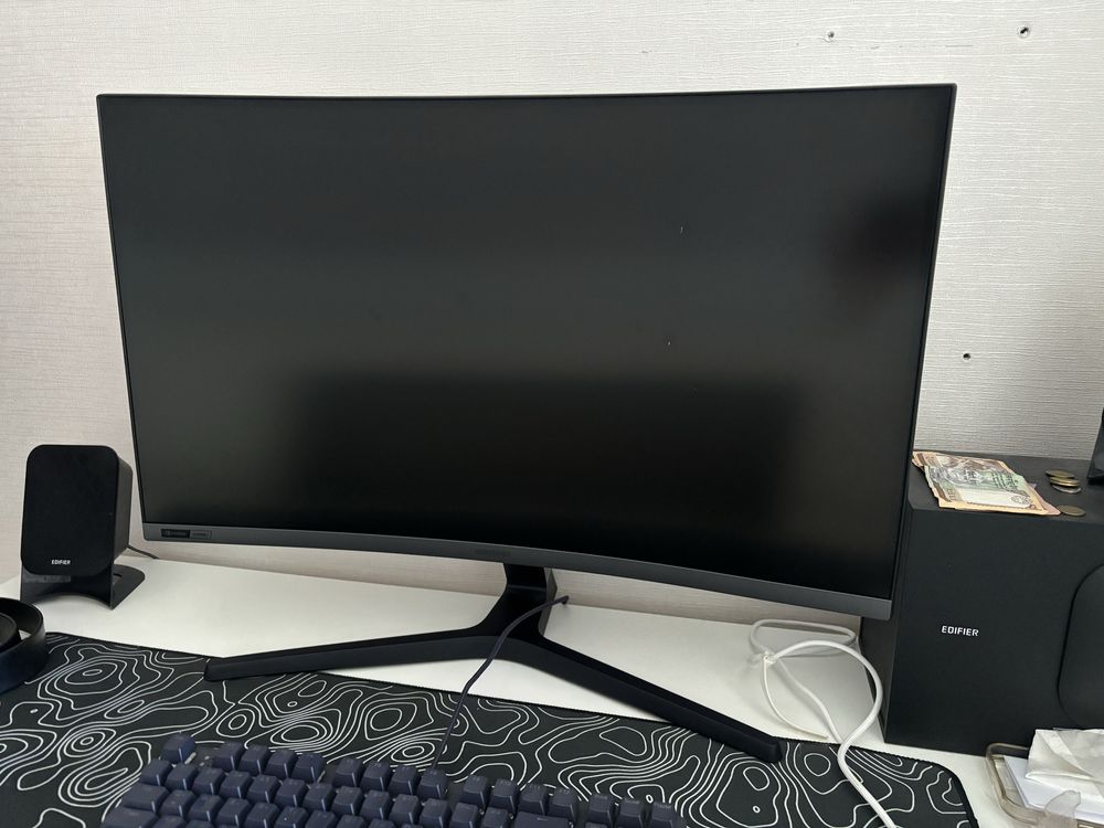Игровой монитор Samsung 240 Гц