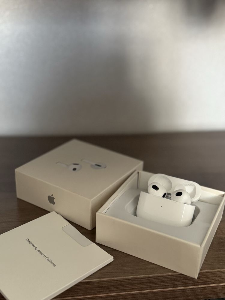Продам airpods оригинальные новые