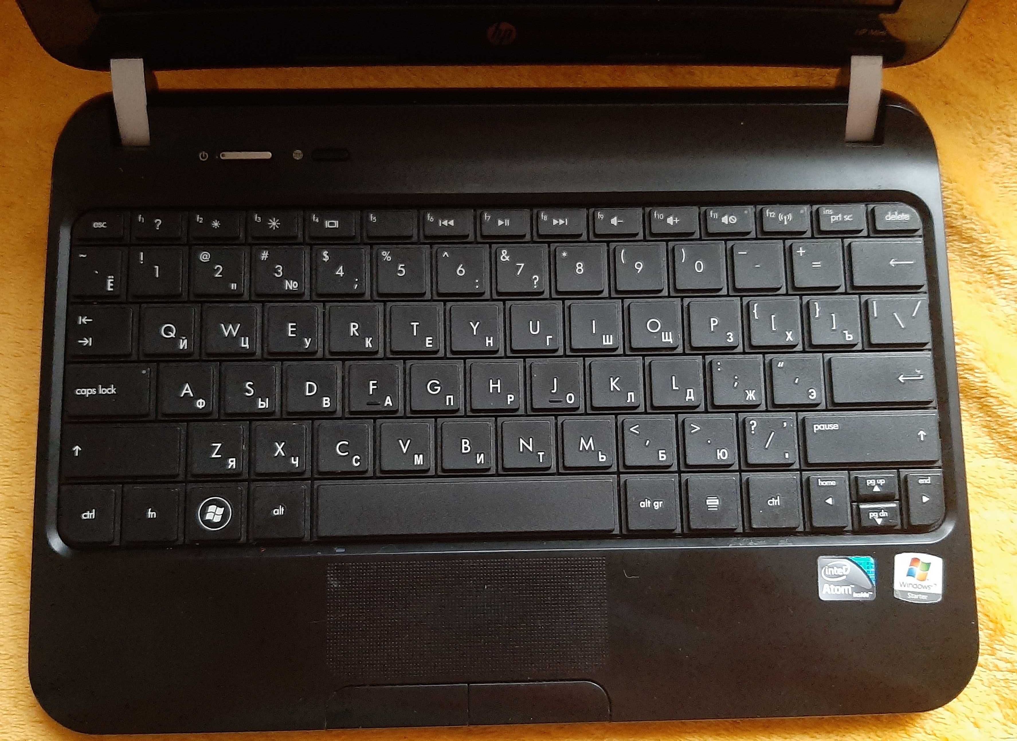 нетбук Hp Mini 110 в подарок отдам новую мышку