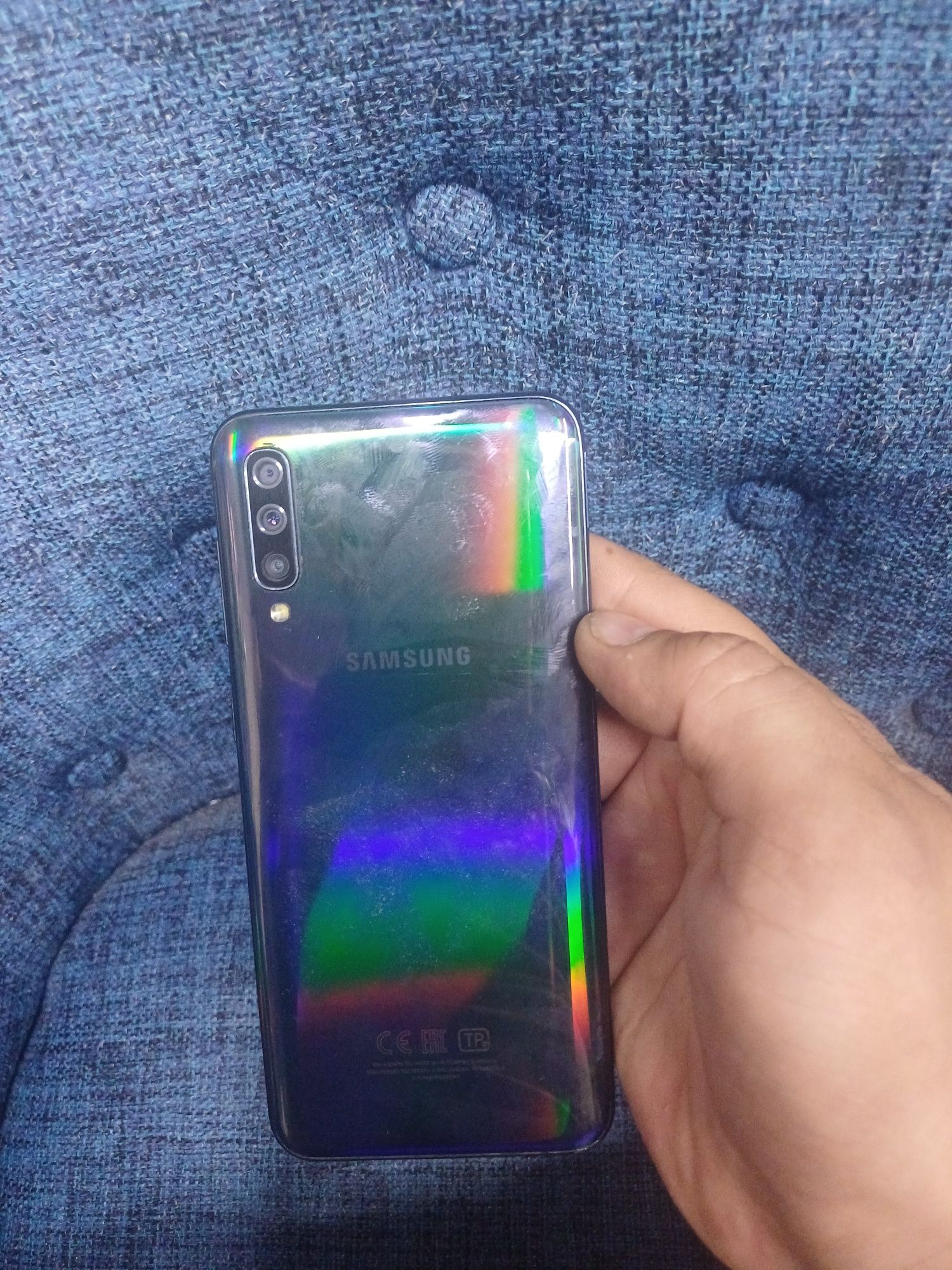 Samsung A50 продам