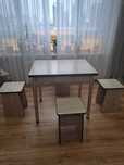 Продам кухонный стол стулья