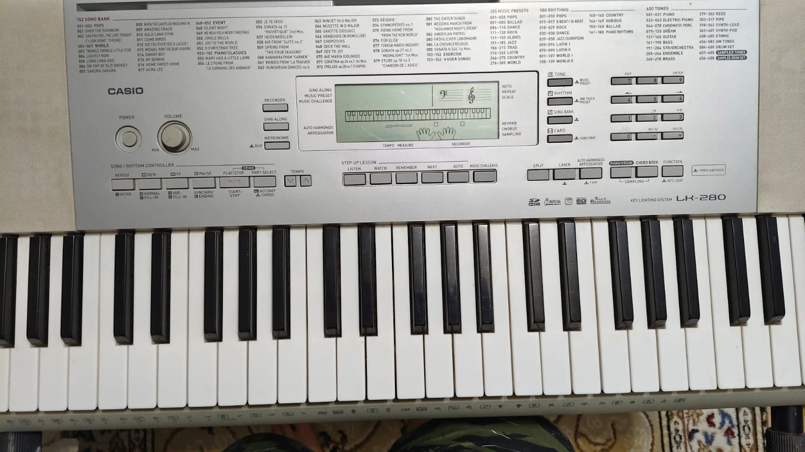 Продам синтезатор Casio