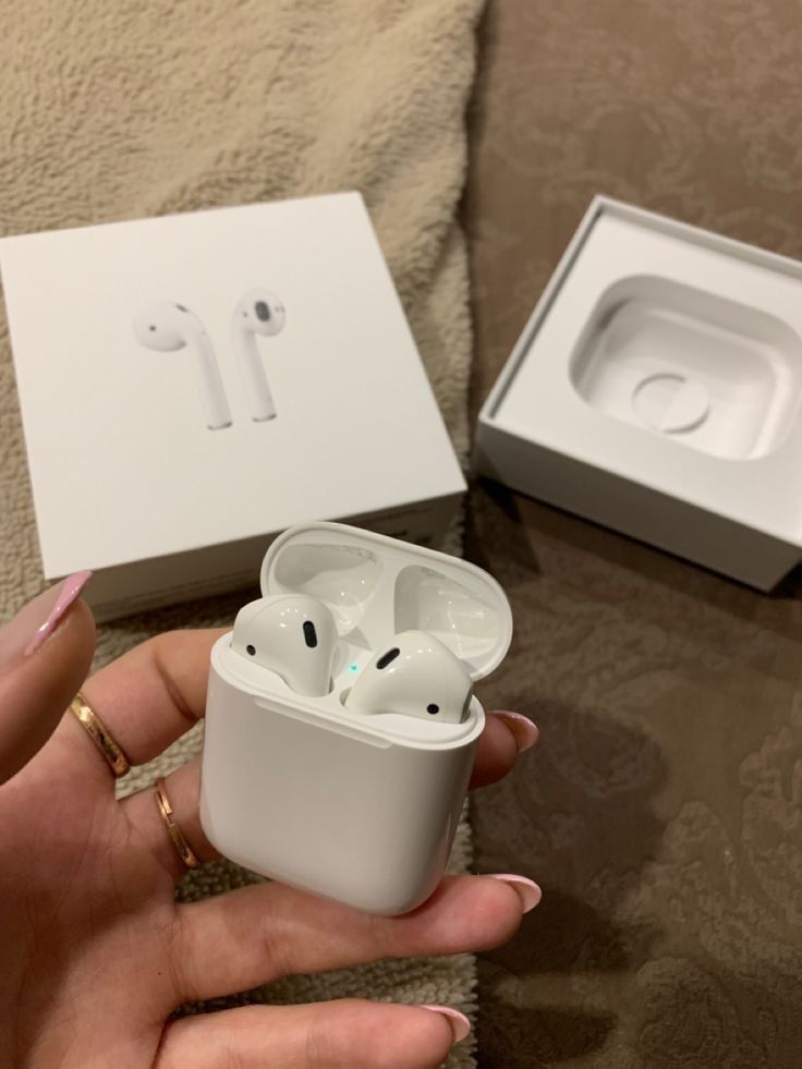 Продам Airpods 2