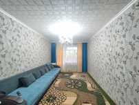 Продается 2 комнатная квартира, 4 м-он, НЕ УГЛОВАЯ, средний этаж
