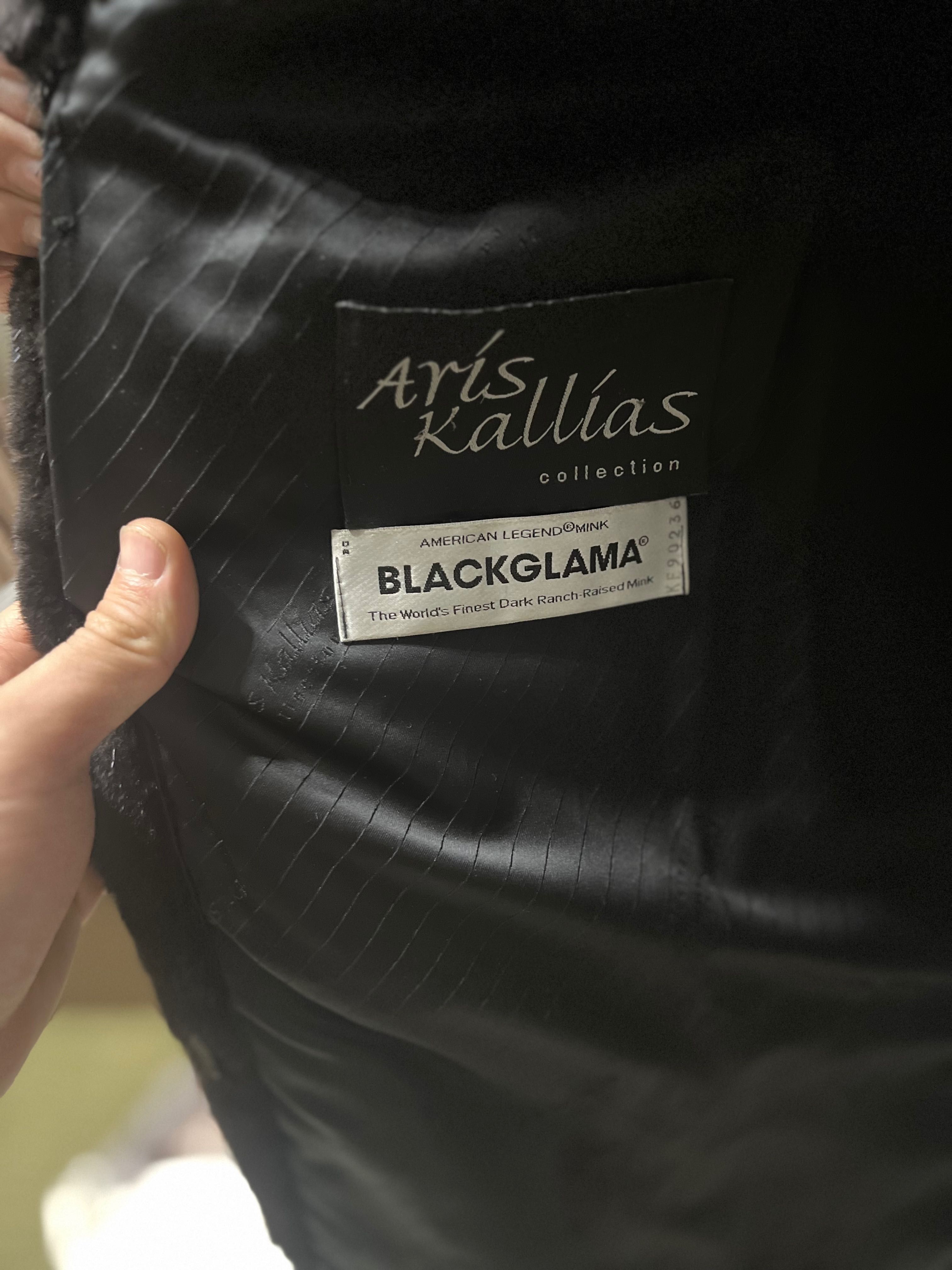 Срочно продаю новую Шубу BLACKGLAMA /46