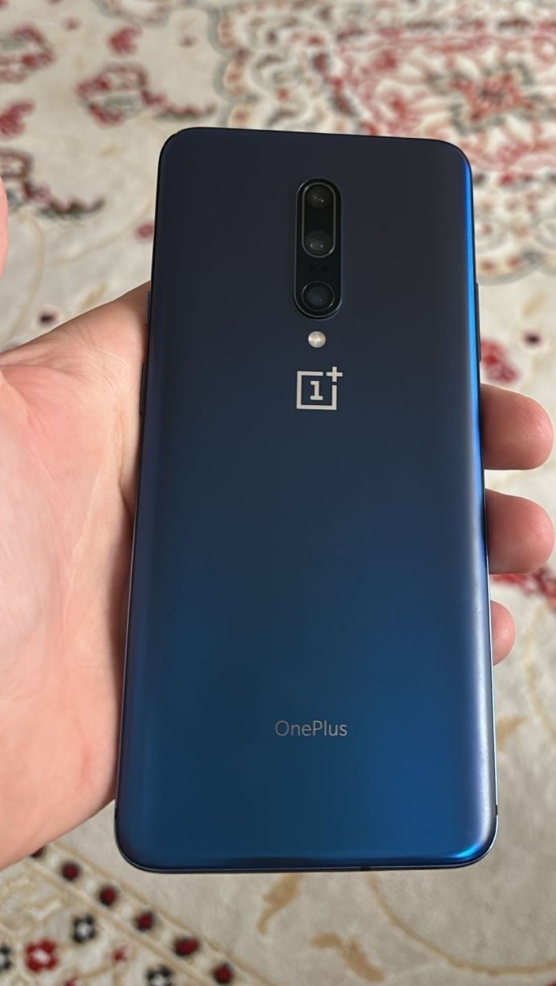 Продам телефон One plus 7 pro 8+5/256 отличное состояние без трещин