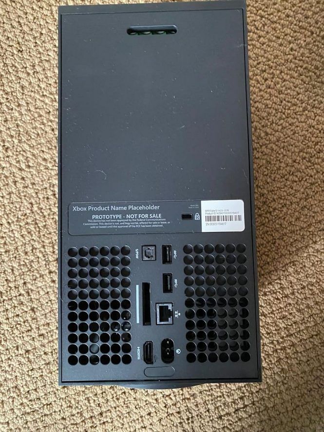 Xbox Series X как новый, два геймпада, хорошая цена
