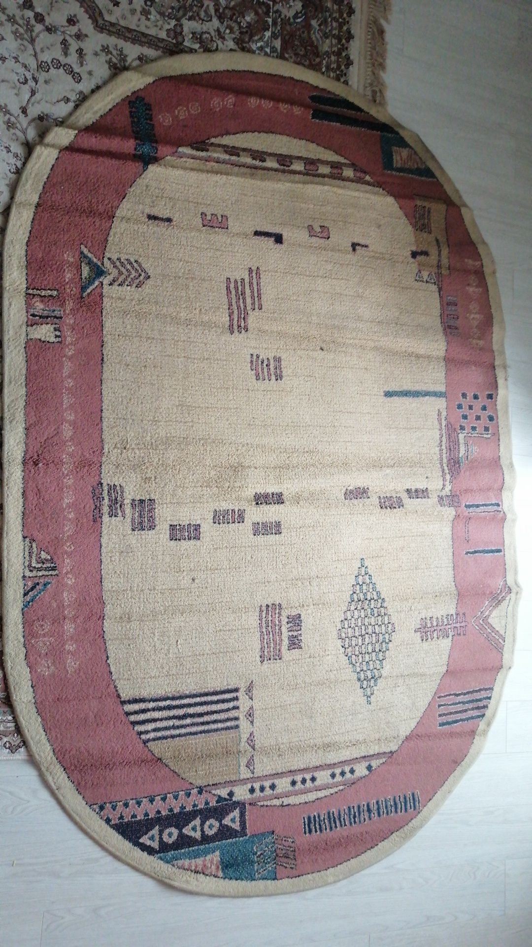 Продам ковер 1,60*2,40