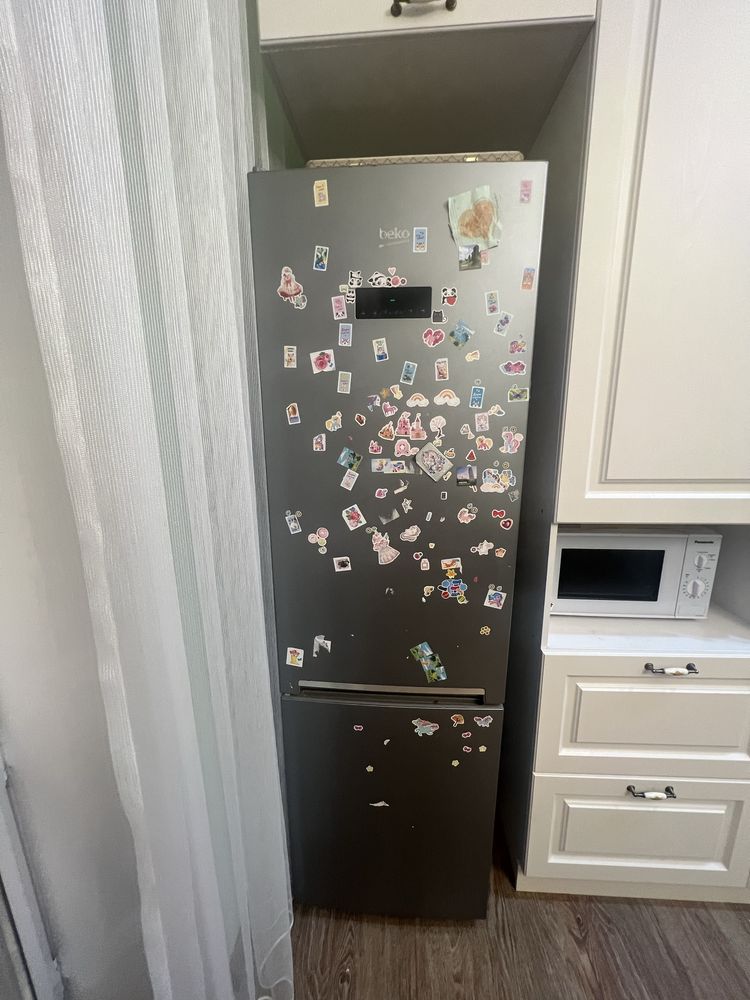 Холодильник BEKO RCNK310E20VS серебристый