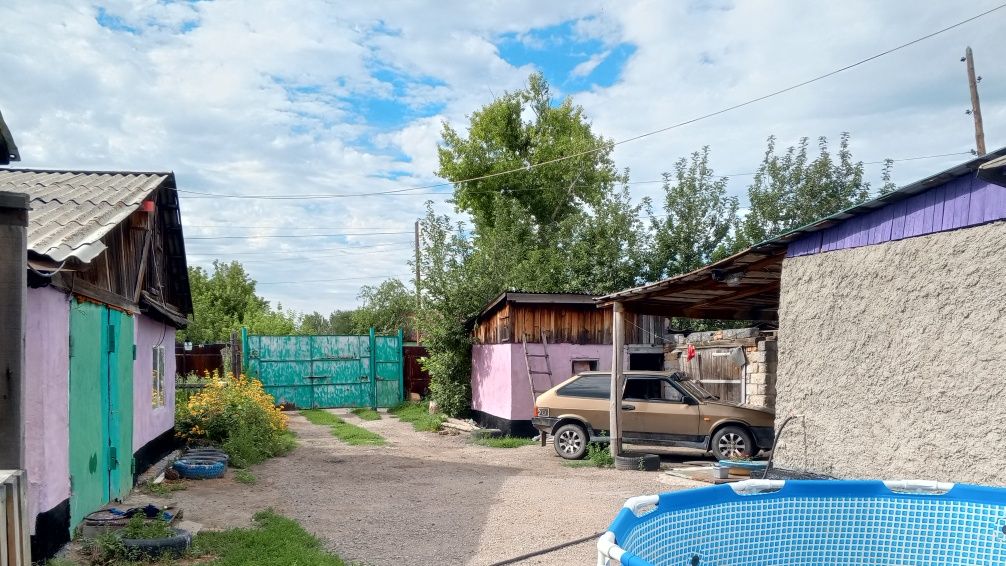 Продам  два дома в Прапорщиково на одной ограде.